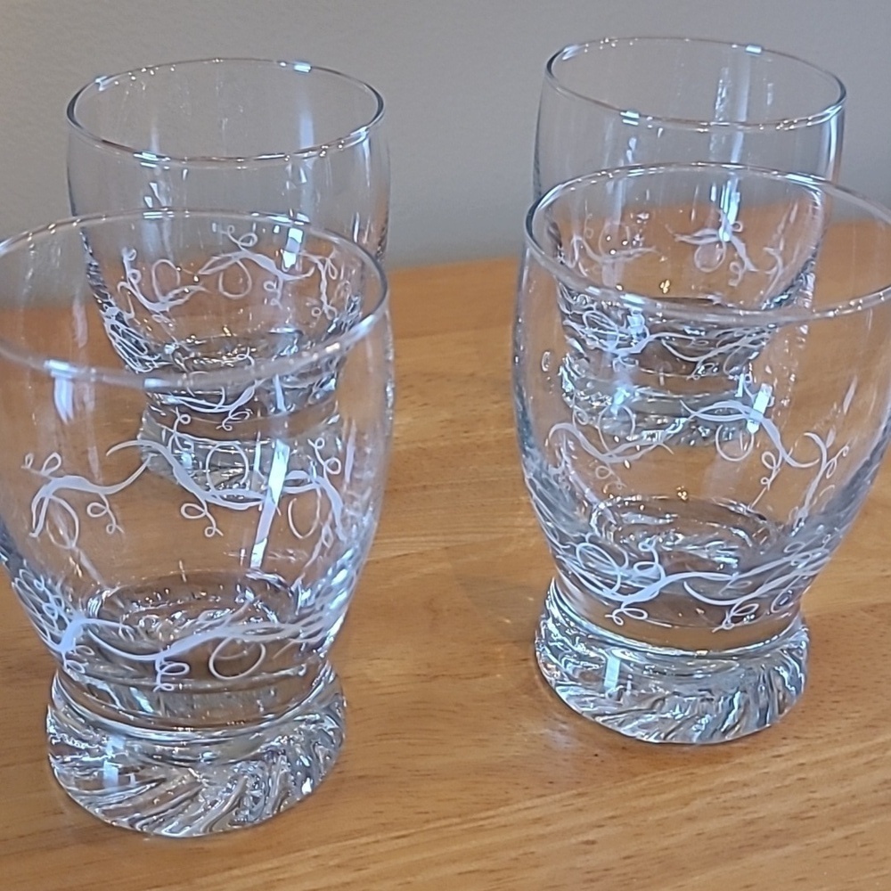 SMALL CLEAR GLASS TUMBLER Swirl Detail Whisky Shot Glasses, Set of 4 - Picture 2 of 14